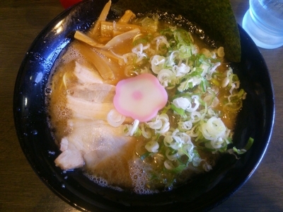 「中華蕎麦（バリカタ、アブラ多め）＋ネギ＋替玉（バリカタ）」@上州濃厚中華蕎麦 はたお商店 下小出本店の写真