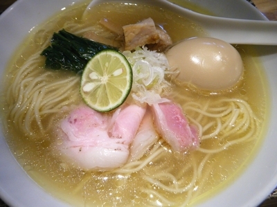 「塩味玉850円」@生粋 花のれんの写真