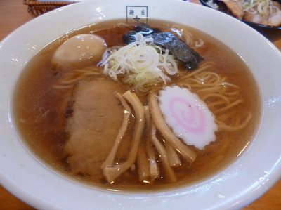 「醤油らーめん+煮たまご」@麺匠 玄龍の写真