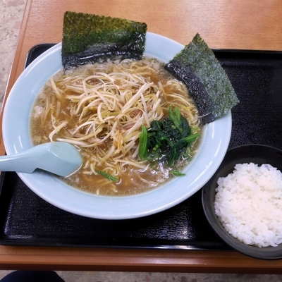 「ネギラーメン（700円）＋半ライス（無料クーポン）」@ラーメンショップ椿 稲城店の写真