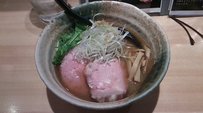 「焼きあご塩らー麺_800円」@焼きあご塩らー麺 たかはし 新宿本店の写真