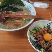 ラーメン（550円）+チャーシュー丼（300円）