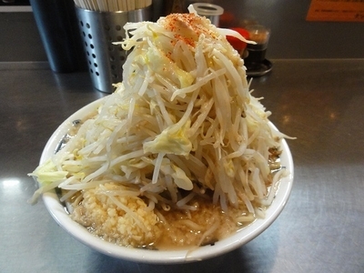 「ラーメン680円　野菜マシ　ニンニク　アブラ」@らーめん大 蒲田店の写真