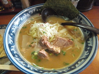 「小樽しょうゆチャーシューめん810円＆餃子290円(ランパス」@小樽らーめん豆の木 我孫子店の写真