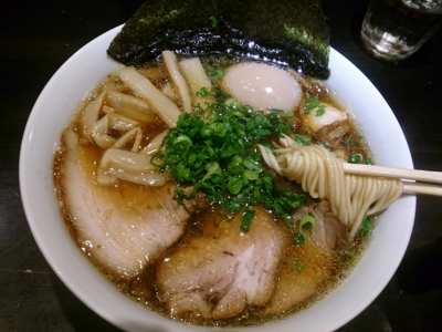 「稲庭中華そば・特製」@中華そば しながわの写真