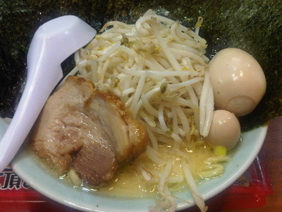 「味玉ラーメン塩+もやキャベ+のりスペシャル」@目黒 魂心家の写真