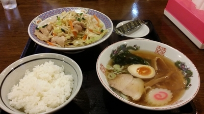 「肉野菜炒め+小ラーメンセット　900円ぐらい」@味のきんせいの写真