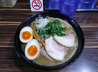 「鶏煮込みチャーシュー改  麺大盛り  半熟味付玉子」@ラーメン人生 JET 福島本店の写真