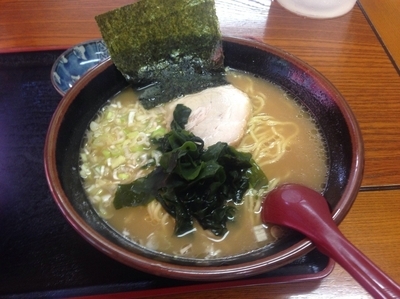 「豚骨醤油ラーメン（中盛り）」@中村屋の写真