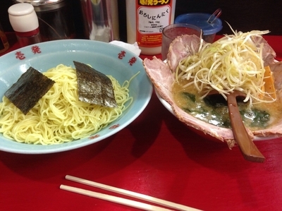 「半チャーシューつけ麺」@壱発ラーメン 八王子店の写真