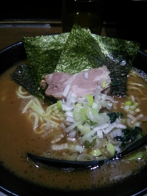 「ラーメン（中）750円」@麺家 黒の写真