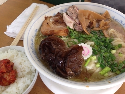 「長月の一杯　豚スープのワンタン麺Ｓ＋チャンジャごはん」@MENYA 食い味の道有楽の写真