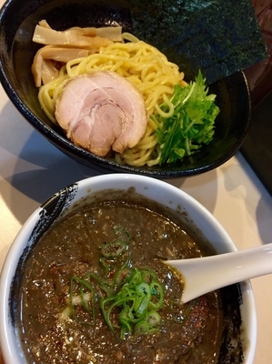「【気まぐれ限定】濃厚イカ煮干しトリュフつけ麺￥780」@麺屋 扇 SENの写真