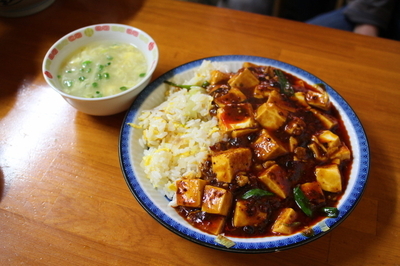 「麻婆炒飯」@餃子菜館 万徳 銅座店の写真