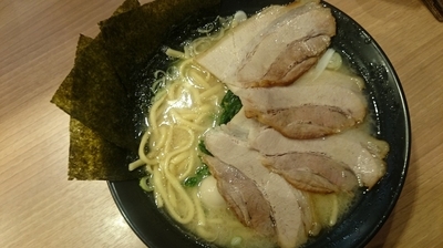 「とんこつ塩チャーシューメン（太麺）」@麺家 昴 新大阪店の写真