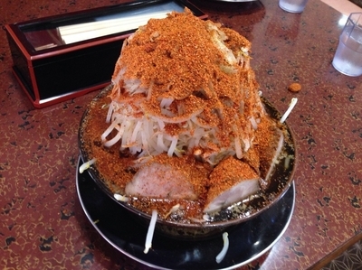 「にんにく野菜ラーメン極太麺かためヤサイチャーシュー3枚一味唐辛子」@麺屋 たかの写真