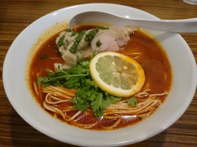 「【限定】トムヤムパクチーバジル鶏750円＋ビール」@らーめん カッパハウスの写真