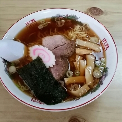 「ラーメン５００円」@伊勢屋の写真
