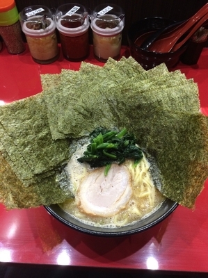 「ラーメン＋海苔ダブル」@横浜家系ラーメン 宗八 柏本店の写真