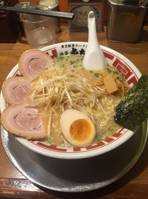 「ラーメン＋得トッピ250円」@屯ちん 池袋本店の写真
