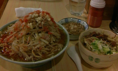 「富士丸ラーメン（麺多め）　白・やさい・脂・ニンニク」@ラーメン富士丸 明治通り都電梶原店の写真