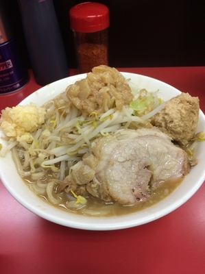 「ラーメン中(ニンニク、アブラ、肉玉)」@ラーメン一心の写真