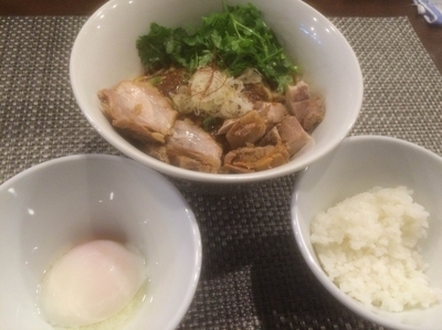 「特麻婆まぜそば（温玉・パクチー・チャーシュー） 1000円」@らぁ麺 やまぐち 辣式の写真