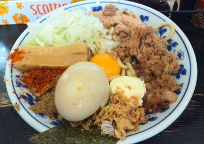 「まぜそば並（マヨ＋背脂）＋味玉」@狼煙 〜NOROSHI〜の写真