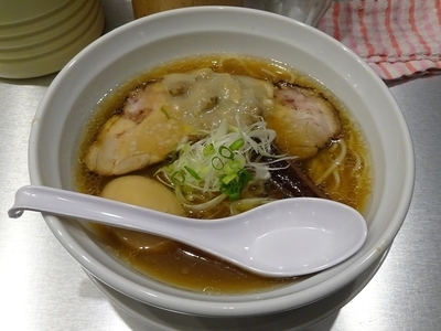 「味玉入り貝出汁ラーメン（830円）」@貝出汁しっぽりラーメン 純子の写真