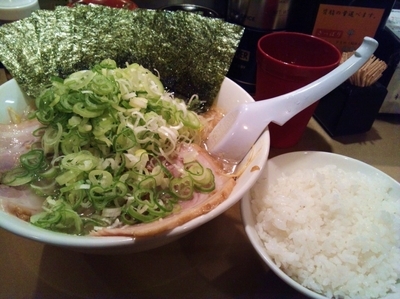 「しょうゆラーメン+のり+半ライス」@超ごってり麺 ごっつ 新小岩店の写真