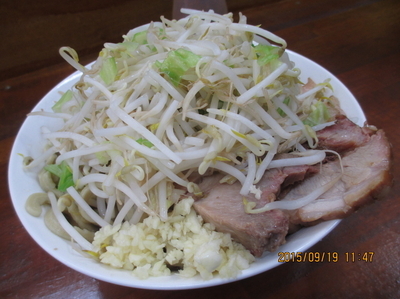 「小ラーメン　ニンニク少しヤサイ　￥700」@蓮爾 新町一丁目店の写真