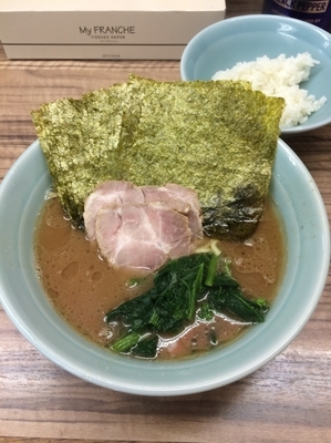 「海苔ラーメン＋海苔」@横浜家系ラーメン武蔵家 松戸店の写真