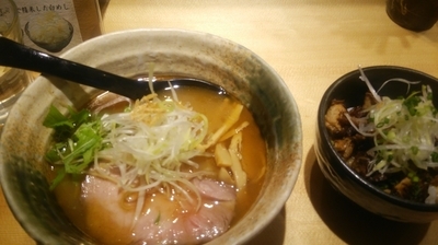 「焼きあご塩ラーメンとチャーシュー丼」@焼きあご塩らー麺 たかはし 新宿本店の写真