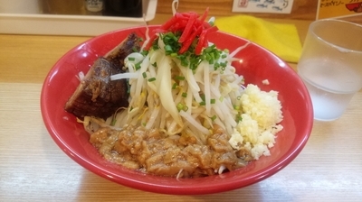 「琉球の塩ブタメン小　ニンニクアブラ」@恵比寿ブタメン たなしの写真