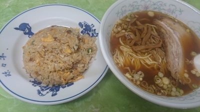 「半チャンラーメン」@弥々亭 支店の写真