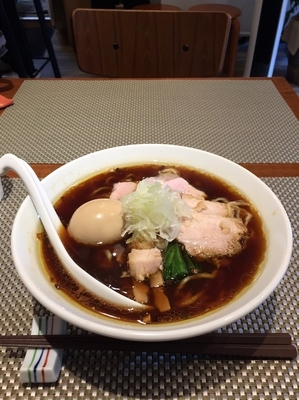 「特製醤油ラーメン」@生粋 花のれんの写真