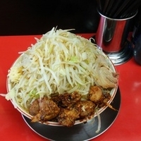 ラーメン(野菜まし、ニンニクあぶらW)＋豚辛子