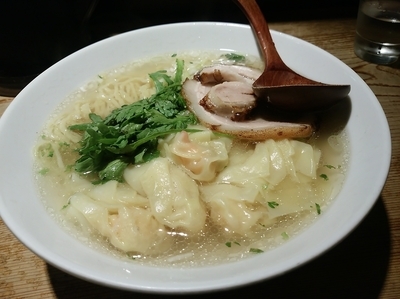 「海老ワンタン入り塩ら～麺(並盛・180g)1,150円」@横濱元町 本丸亭 横浜店の写真