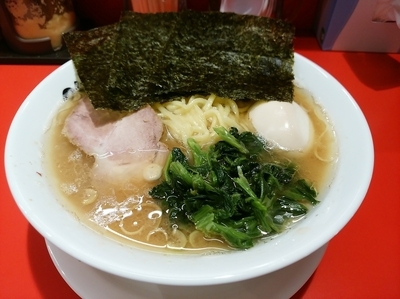 「味玉ラーメン(並盛・160g)750円」@横浜家系ラーメン つばさ家 高崎店の写真