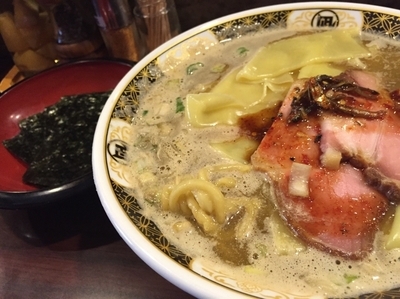 「すごい煮干ラーメン 820円 国産薫海苔 100円」@すごい煮干ラーメン凪 西新宿7丁目店の写真