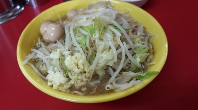 「小ラーメン、麺少な目、うずら」@ラーメン二郎 茨城守谷店の写真