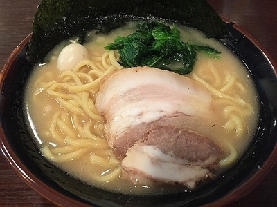 「ラーメン 680円 + 小ライス100円」@船橋家の写真