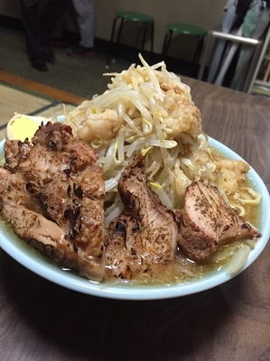 「ラーメン  炙り  野菜 油 ニンニク」@ラーメン富士丸 明治通り都電梶原店の写真