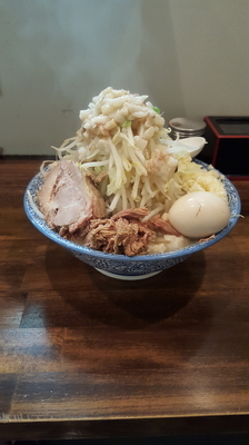「ラーメン(特盛カタメ、ヤサイニンニクアブラをマシマシで)」@ラーメンJAPAN 川口本店の写真