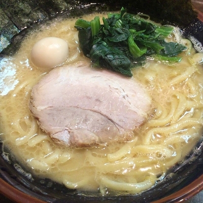 「醤油ラーメン（麺ヤワ　アブラ多め）680円」@横濱家系ラーメン 銀輪家の写真