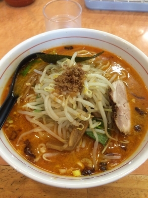 「手打ちゴリララーメン980円+(中盛り50円)」@ゴリララーメンの写真