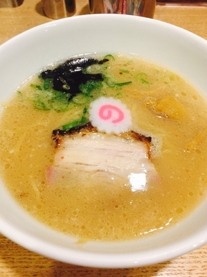 「ミニミラノとんこつラーメン¥650」@CASA LUCAの写真