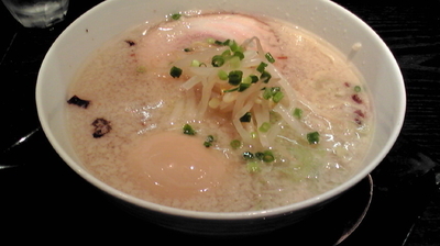 「味玉塩ラーメン　背脂」@麺 たいせいの写真