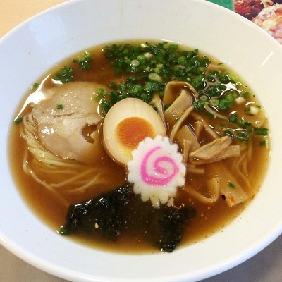 「魚介豚骨ラーメン　380円」@カインズキッチン おおたモール店の写真