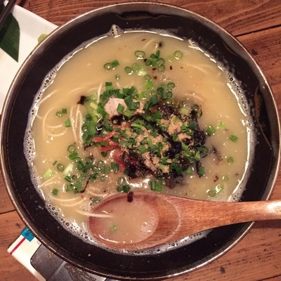 「鳥骨ラーメン」@炭火焼鳥 BIVOUACの写真